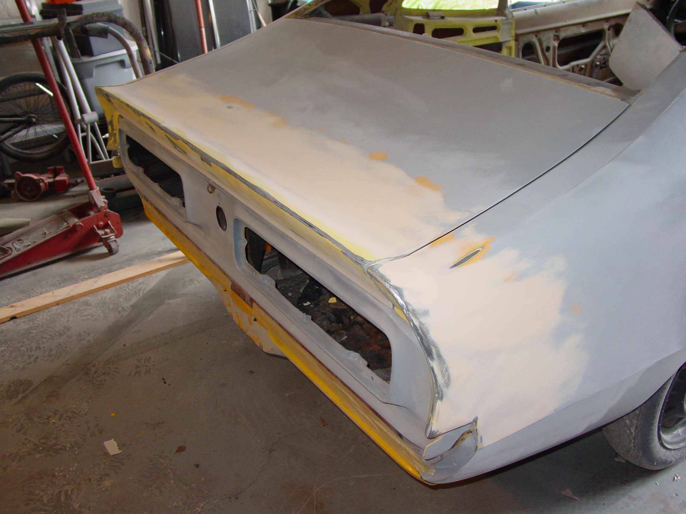 Molding In The Rear Spoiler