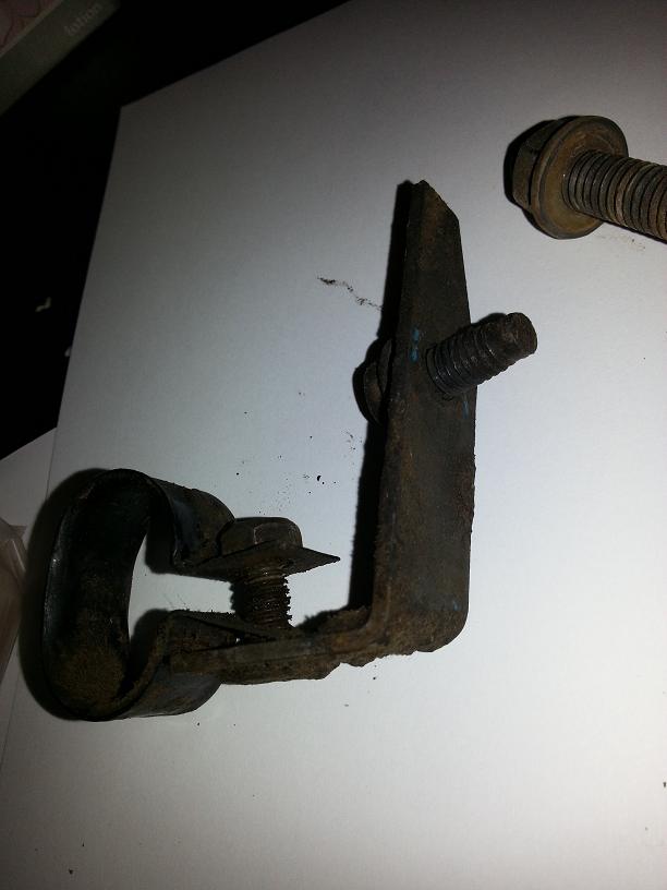 Power Steering Hose Small Bracket-clamp - Maverick